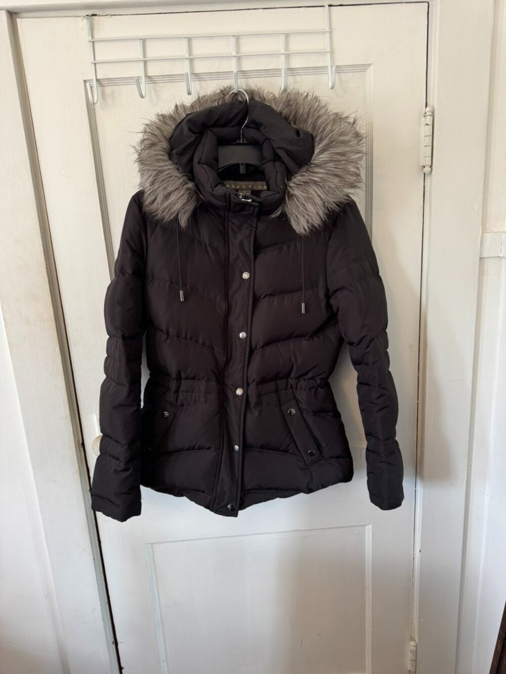 Kenneth Cole Reaction GIII Black Down Puffer Jacket with Faux Fur Hood.  Size M.